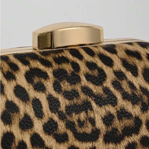 Leopard Print Clutch - Picture 6 of 7
